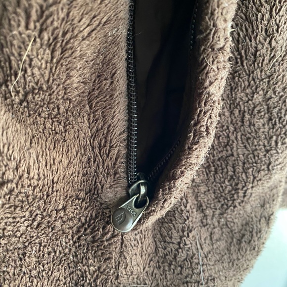 Chocolate & fuzzy size medium North Face jacket - Picture 5 of 12